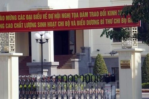 Điểm nhấn giáo dục: Trưởng phòng Nội vụ học đại học khi chưa tốt nghiệp cấp 3