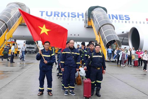 Đội tìm kiếm cứu nạn và cứu hộ Bộ Công an hoàn thành nhiệm vụ về nước