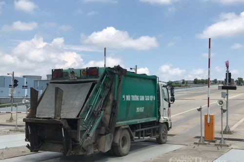 Người dân chặn xe chở rác vào khu xử lý Xuân Sơn: Cơ quan quản lý môi trường nói gì?