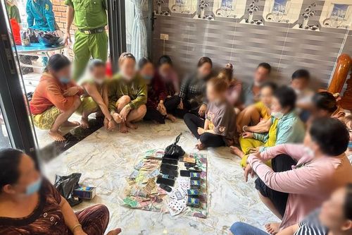 Triệt xóa nhóm 'quý bà' đánh bạc, thu giữ hàng trăm triệu đồng