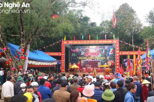 Nô nức trẩy hội Đền Đức Hoàng năm 2023