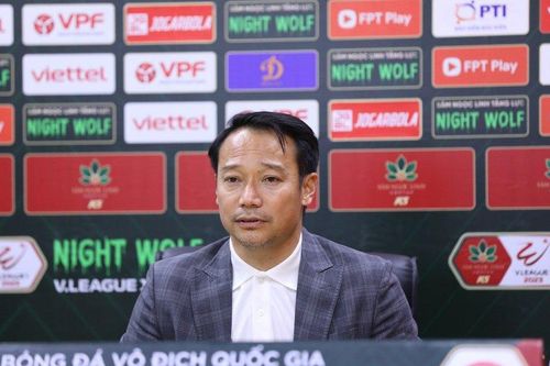 HLV Nam Định kêu gọi các CLB đấu tranh vì V-League nghỉ quá dài