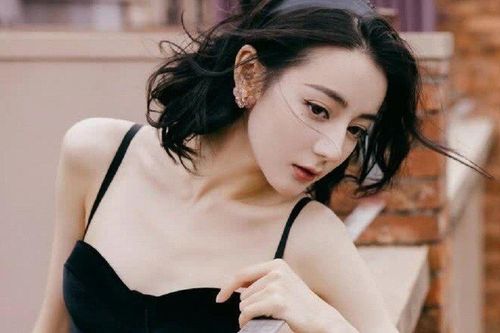 Mỹ nhân Tân Cương Địch Lệ Nhiệt Ba bất ngờ bị 'đào' lại ảnh quá khứ
