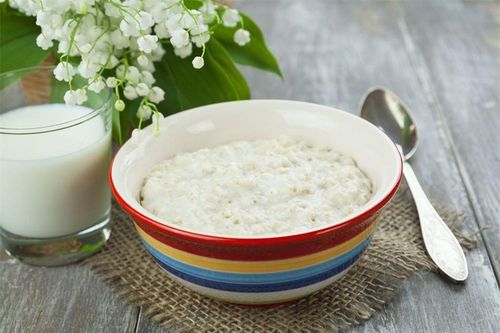 Trẻ bị tay chân miệng nên ăn gì?