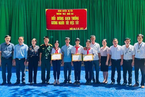 Lâm Đồng: Khen thưởng 3 học sinh nhặt được của rơi trả người đánh mất