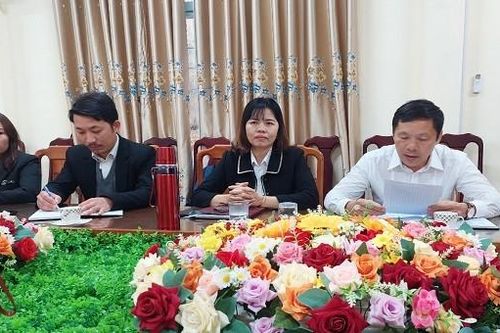 Xôn xao clip nữ sinh ép bạn làm trò phản cảm, cơ quan quản lý giáo dục địa phương 'lên tiếng'