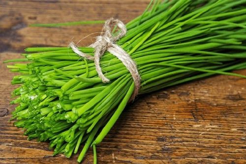 Những nhóm người nào nên thận trọng khi ăn hẹ?