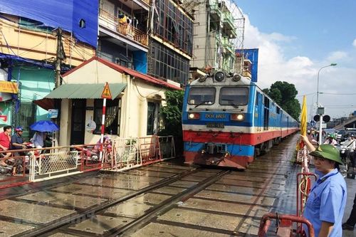 Đề xuất bỏ niên hạn đầu máy, toa xe đường sắt: Phải thượng tôn pháp luật