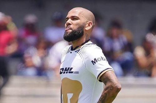 Sợ Alves bỏ trốn về Brazil, tòa án Tây Ban Nha nhất quyết bác đơn xin bảo lãnh