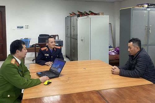 Mẹ cho con gái uống thuốc ngủ rồi gọi người tình đến xâm hại