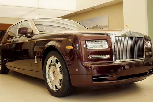Đấu giá Rolls-Royce Phantom lần thứ 6, giá giảm gần 10 tỷ đồng