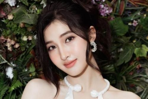 Á hậu Phương Nhi lại... hóa nàng thơ