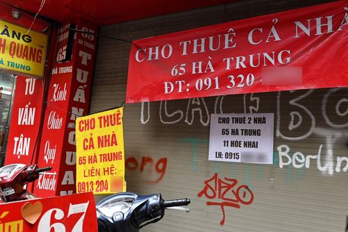 Hàng loạt mặt bằng trung tâm Hà Nội rao vặt tìm khách thuê