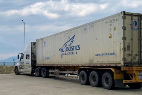 Tài xế lái xe đầu kéo chắn ngang cao tốc nhận án phạt 12 tháng tù
