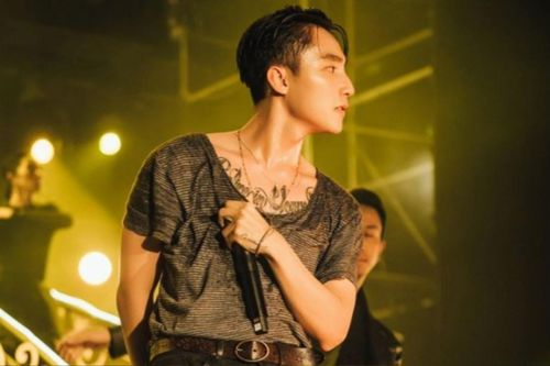 Lâu lâu mới 'ra vẻ' hát hò, Sơn Tùng bị chê bai cực mạnh: 'Hát như rên, 3 điểm'