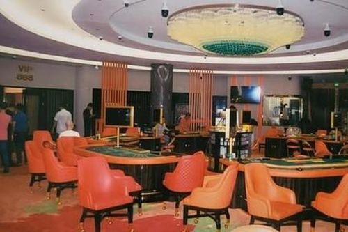 Vụ 'đột kích' sòng bạc hơn 100 tỷ đồng tại khách sạn: Truy nã 3 bị can