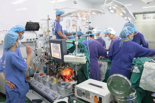 Bệnh viện lớn kêu vật tư, hóa chất chỉ đủ dùng trong một tuần