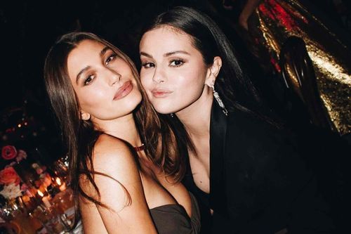 Selena Gomez bức xúc khi Hailey chế giễu Taylor Swift