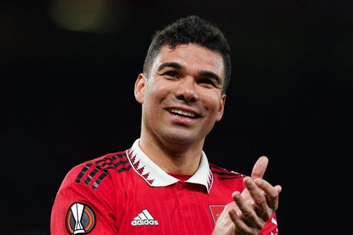 Cổ động viên hết lời khen pha cản phá của Casemiro