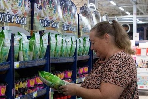 Vì sao gạo Việt phải 'thay tên đổi họ' khi xuất ra nước ngoài?