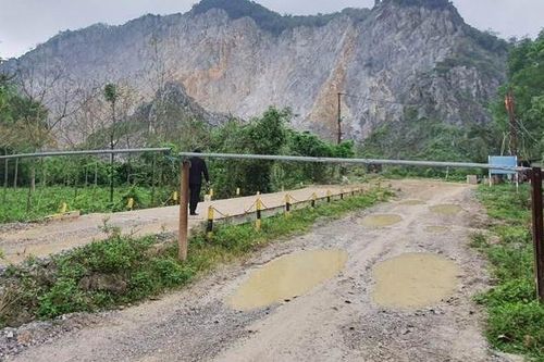 Rơi từ lèn đá cao hơn 50m, một công nhân tử vong