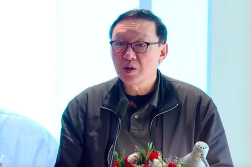 Video phát biểu gây bão 'Việt Nam chỉ sản xuất được ốc vít gắn biển số xe ô tô'