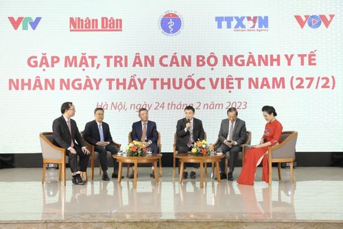 'Ngành y tế phát huy truyền thống vẻ vang, sớm vượt qua khó khăn'