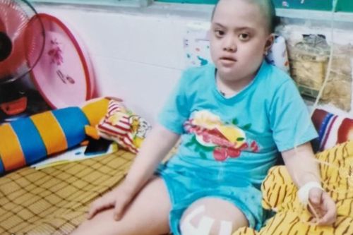 Mở rộng lòng từ: Bé 11 tuổi bị bệnh ung thư xương