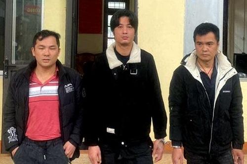 3 người nước ngoài đi chơi, thiếu tiền xài phá cửa xe trộm tài sản