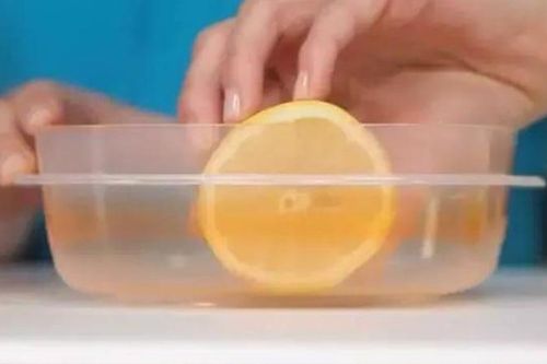 Chỉ 1 thìa nhỏ này hộp bảo quản thực phẩm nhiều dầu mỡ cỡ nào cũng sạch bóng