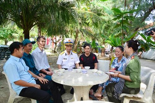 Những 'hạt giống đỏ' ươm mầm nơi đất thép (bài 2)