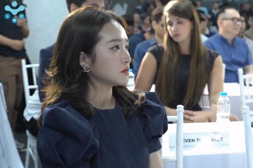 Vợ Xuân Trường phụ chồng làm kinh doanh