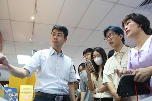 Các nhà xuất bản đang ứng dụng nền tảng công nghệ nào cho sách điện tử