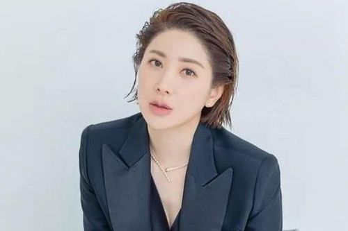 Seo In Young cưới ở tuổi 39