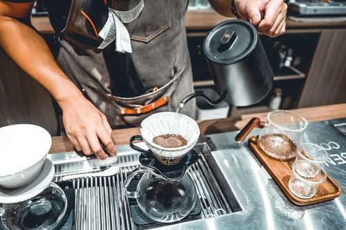 Bình cà phê nhạt giá 150.000 đồng