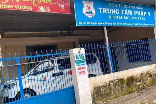 Giữ khẩn cấp Giám đốc Trung tâm Pháp y tỉnh Quảng Ngãi