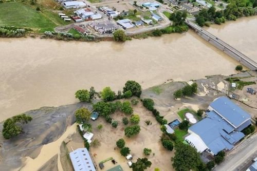 Cảnh sát New Zealand tìm kiếm 8 người mất tích sau bão Gabrielle