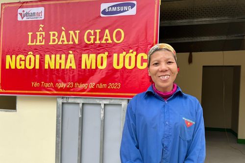 Người mẹ đơn thân ở Thái Nguyên xúc động đón nhận ngôi nhà mơ ước