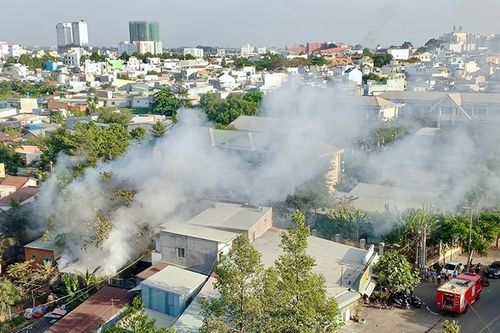 Cháy một nhà kho tại Biên Hòa