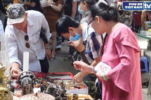 Chợ phiên đồ cổ - góc hoài niệm Sài Gòn