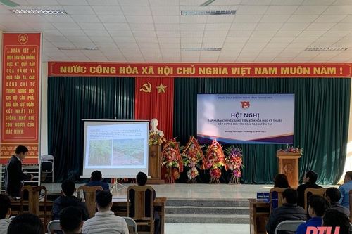Tập huấn mô hình cải tạo vườn tạp tại xã Pù Nhi