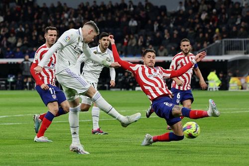 Chơi hơn người, Real Madrid chật vật giành 1 điểm trước Atletico