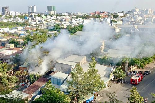 Cháy một nhà kho tạm tại TP.Biên Hòa