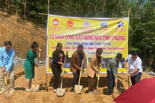 Khởi công nhà tình thương cho hộ nghèo tại xã Yên Trạch
