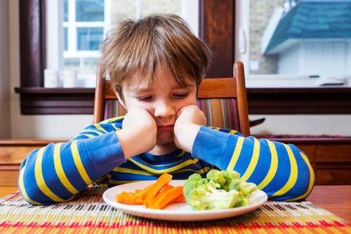 5 cách giúp trẻ thích ăn rau