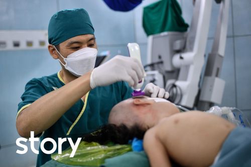 Tôi là 'bác sĩ bé đầu bự'