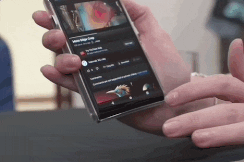Cận cảnh smartphone mở rộng màn hình trong 3 giây