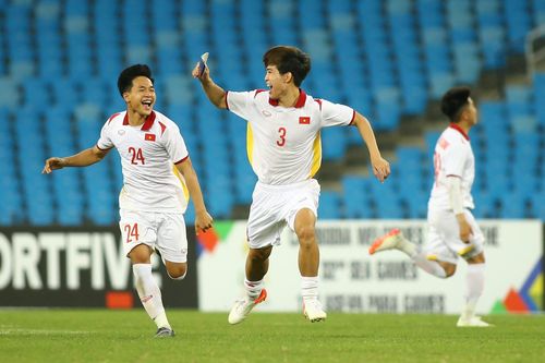 HLV Philippe Troussier triệu tập 41 cầu thủ cho đợt hội quân đầu tiên của U23 Việt Nam