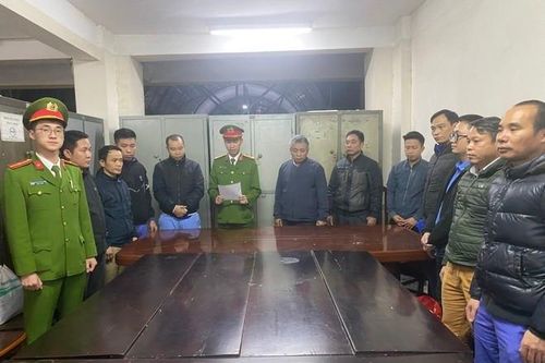 Tạm giữ 18 lãnh đạo, nhân viên 2 trung tâm đăng kiểm tại Hà Nội