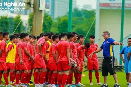 Huấn luyện viên Philippe Troussier triệu tập 5 cầu thủ Sông Lam Nghệ An lên U23 Việt Nam